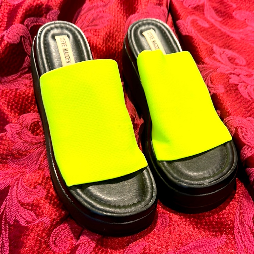 Green Steve Madden wedges-10M